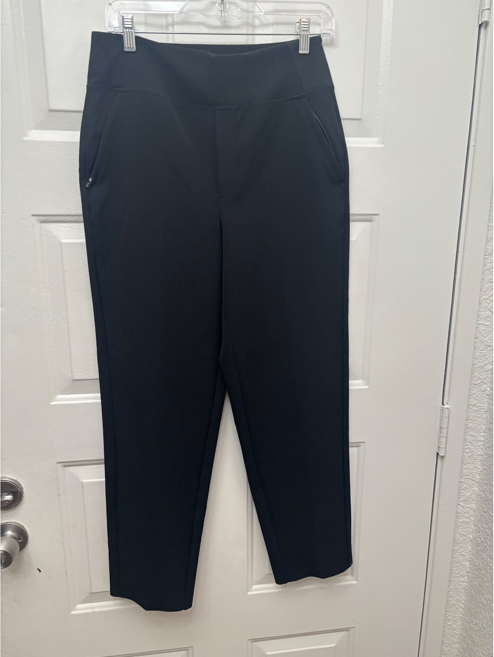 Athleta black ankle pants size 4